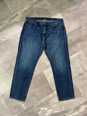 Lucky Brand Men’s Dark Blue Straight Leg Jeans